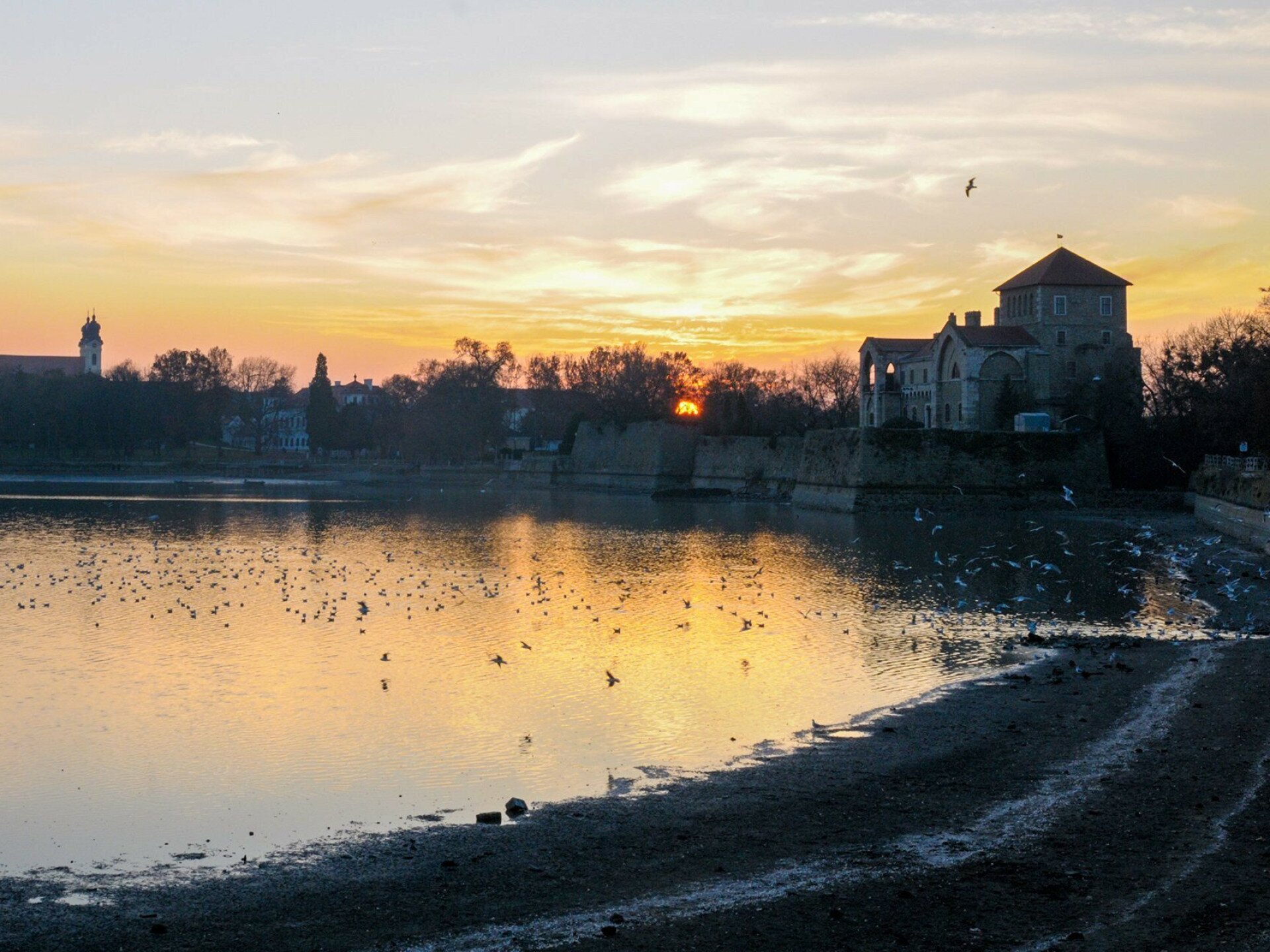 Tata, a legek városa