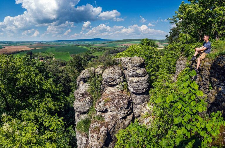Kapolcs lenyűgöző sziklatornyai – Király-kő