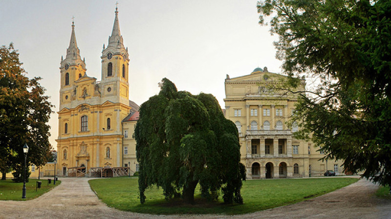 02-zirc-templom(1).jpg