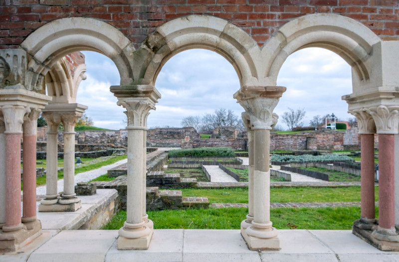 06 romkert rekonstruált oszlopcsarnok FOTO Szabó Eszter