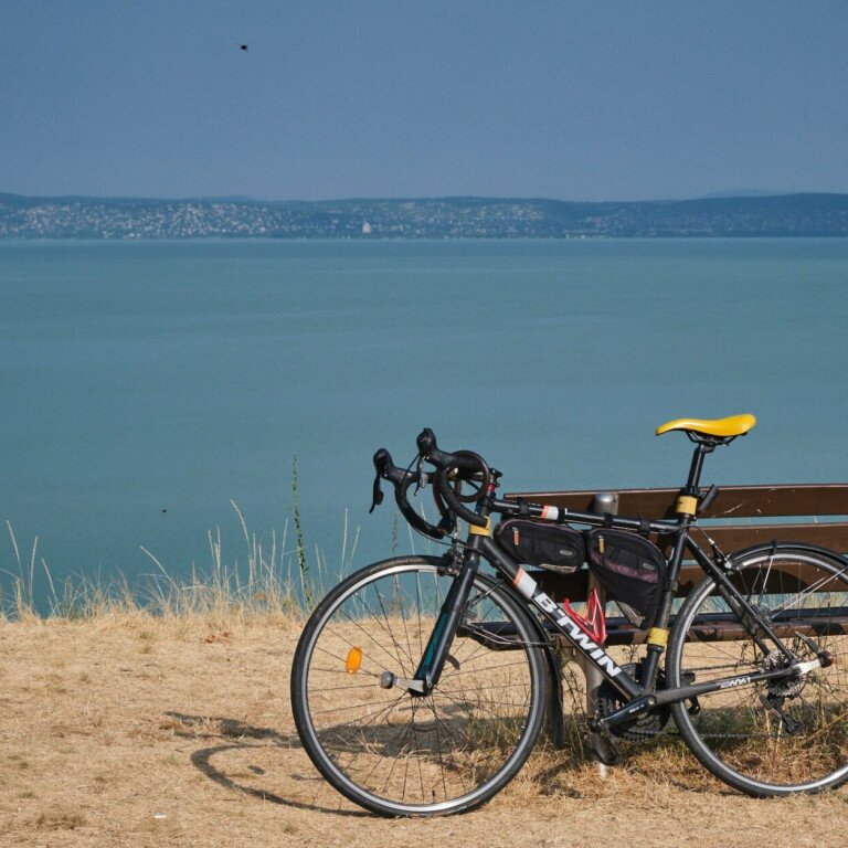 Megnéztük, milyen a Balaton-kör bringával