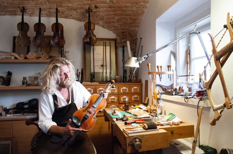 08 FRA_20180828_sümegi_elemer_hegedukeszito_veszprem