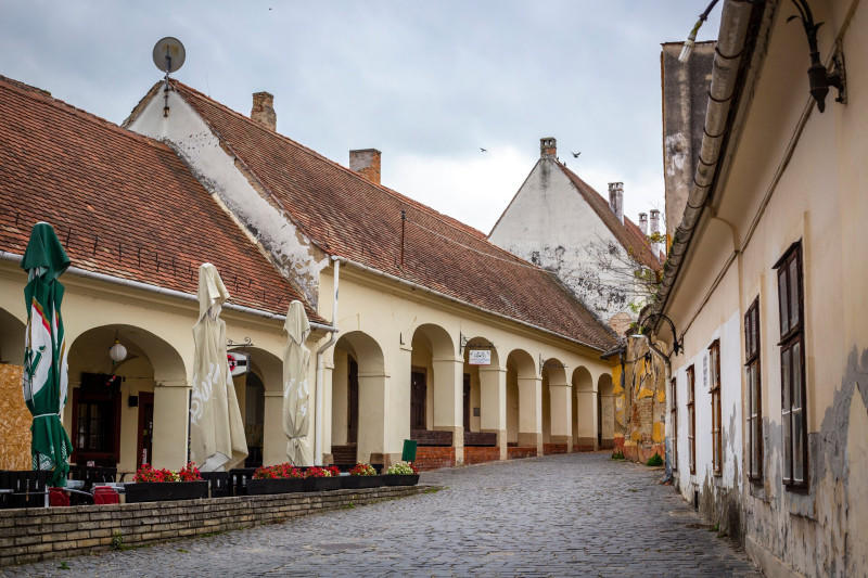 10 054 lábasház