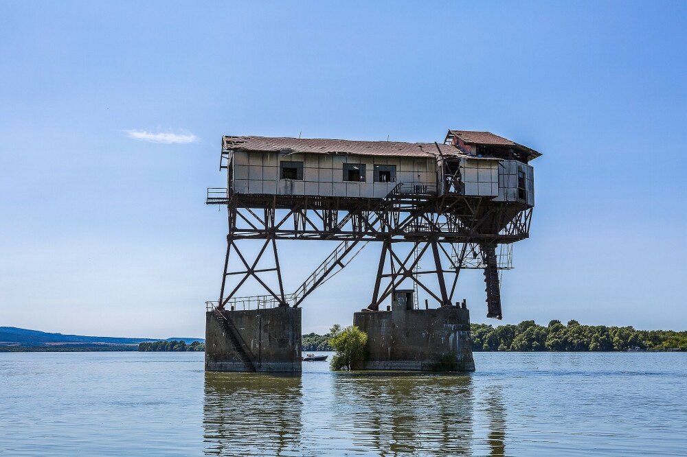 10 Elhagyott épület a Dunában FOTO Szabó Eszter az-esztergomi-szenrakodo-szelesebb