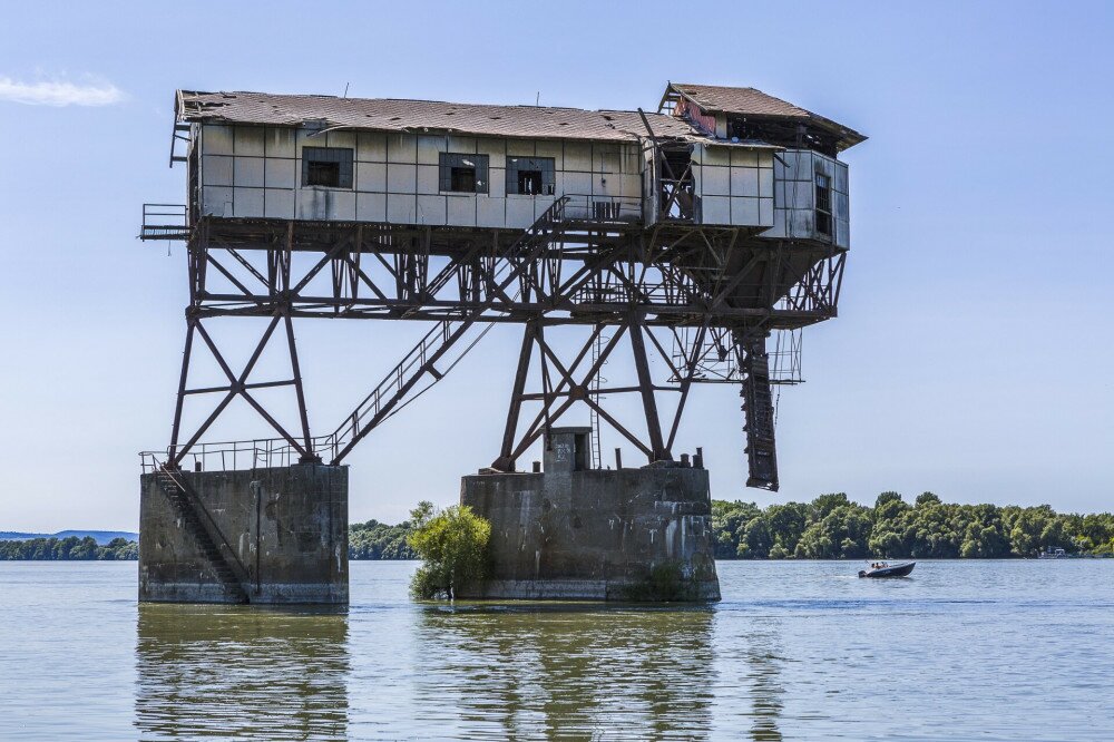 10 Elhagyott épület a Dunában FOTO Szabó Eszter az-esztergomi-szenrakodo