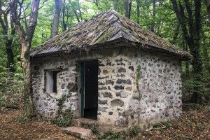 10 elhagyott erdei kunyhó, ahol nem biztos, hogy szeretnél éjszakázni