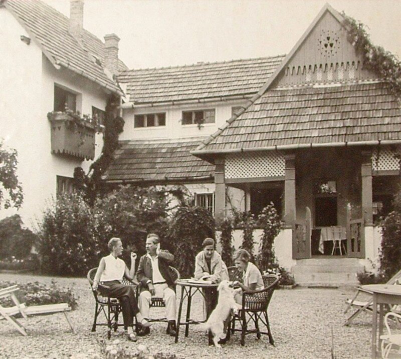 10_moricz_zsigmond_kert_leanyfalu_haz_es_kert_1940_korul-HelytortenetiGyujtemeny