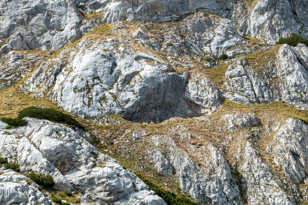 10 - valahol ott van a barlang bejárata