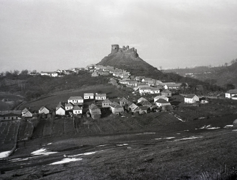 1938 háttérben a Macskalyuki bánya kolónia épületei Fortepan Ferencz Zoltán Zénó