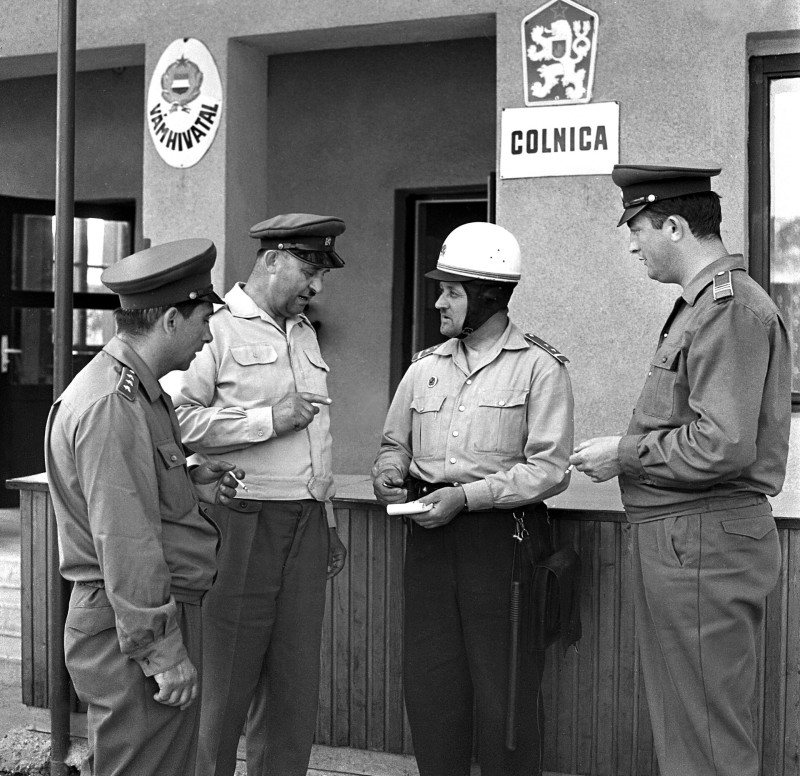 20 magyar szlovák határőrök FOTO Fortepan Magyar Rendőr