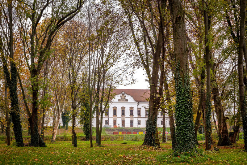 22 108 Várkert Esterházy-kastély