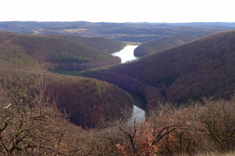 -27. kilátás az Eszkála-tetőről a Lázbérci-víztározóra