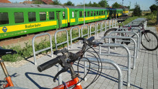 29 új kerékpártároló a GYSEV-nél