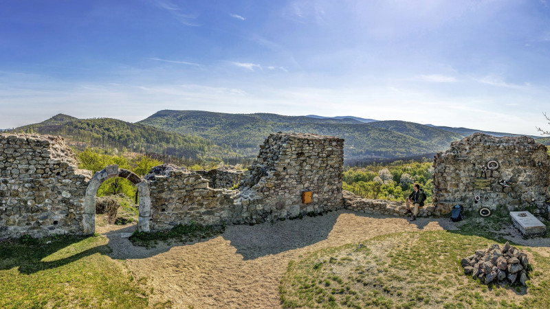 2Dregely-var-2-Gulyás A.