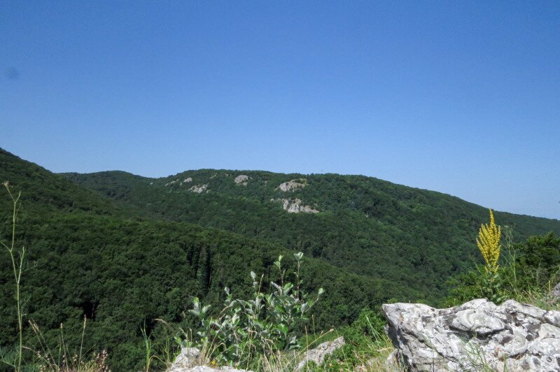 3_Kilátás_az_Odvas_kőről_a_Kemesnye_felé