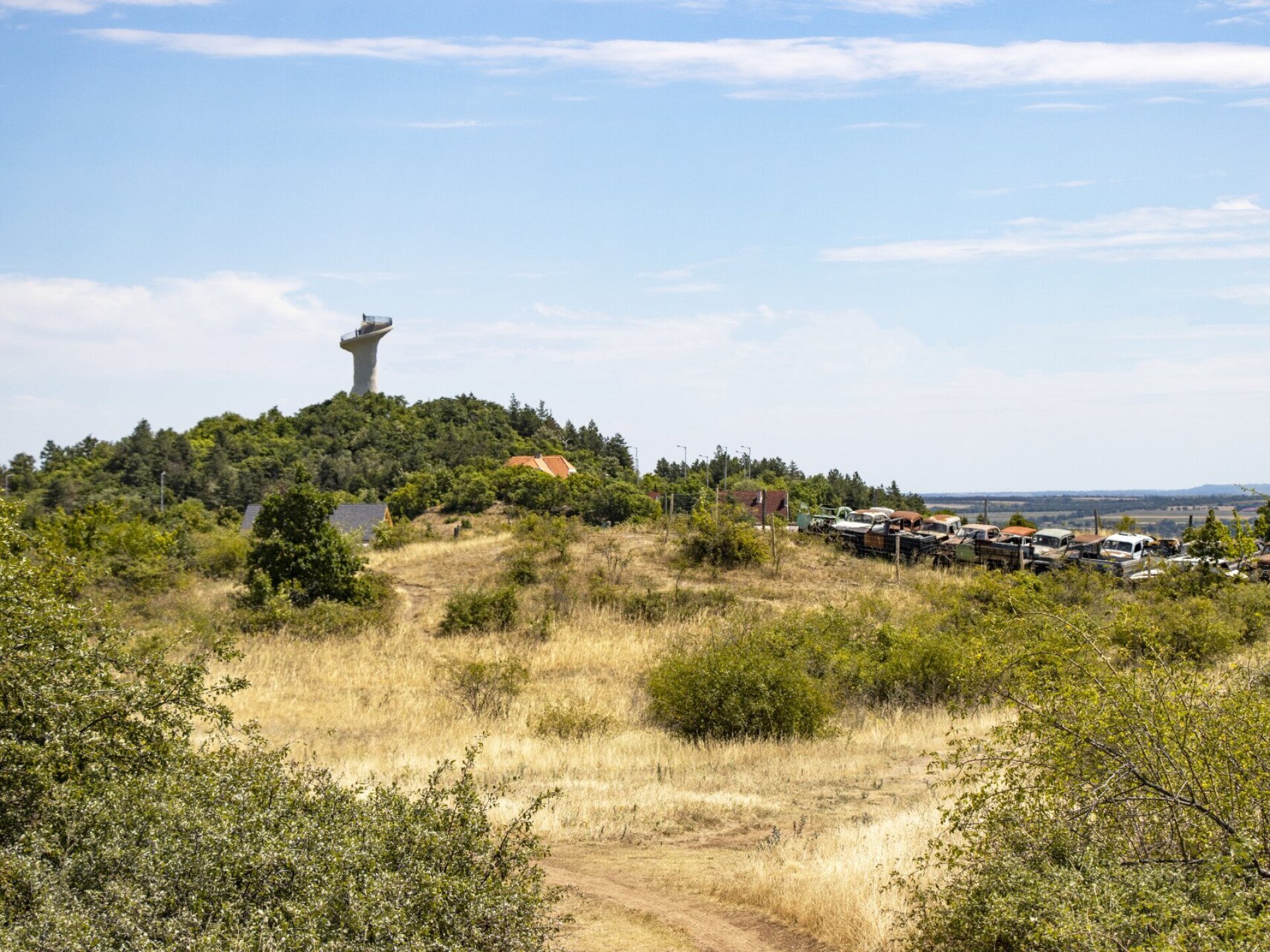 Velencei sárga út: a gránithegyen is túl