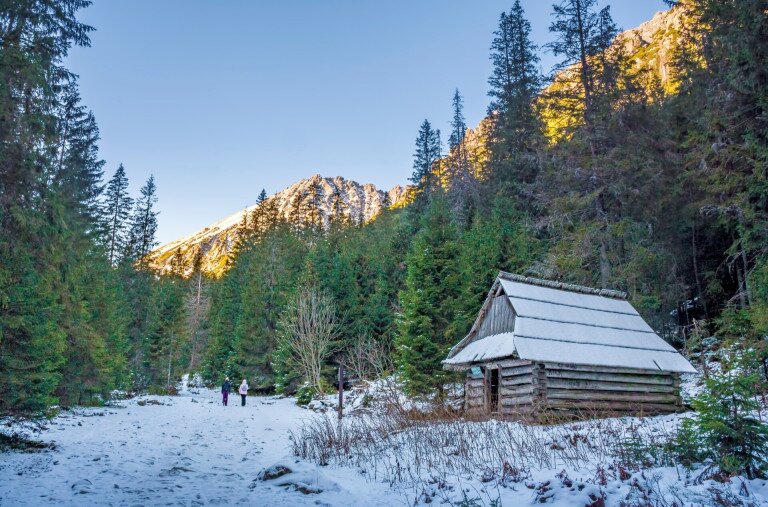 Miért nincsenek kukák a tátrai turistautak mentén?