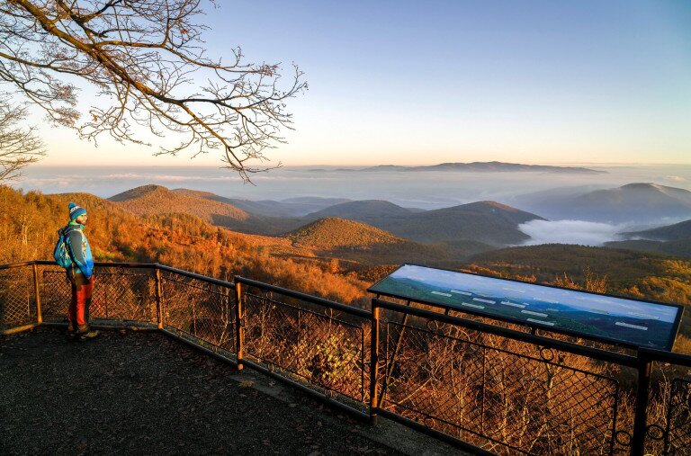 Csodás panorámaszirtek a Visegrádi-hegységben