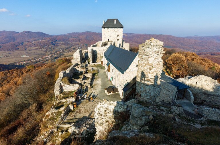 Tovább újul a regéci vár