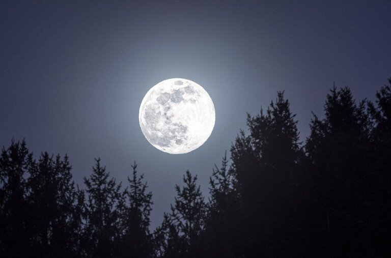 Ma láthatjuk az év legnagyobb szuperholdját