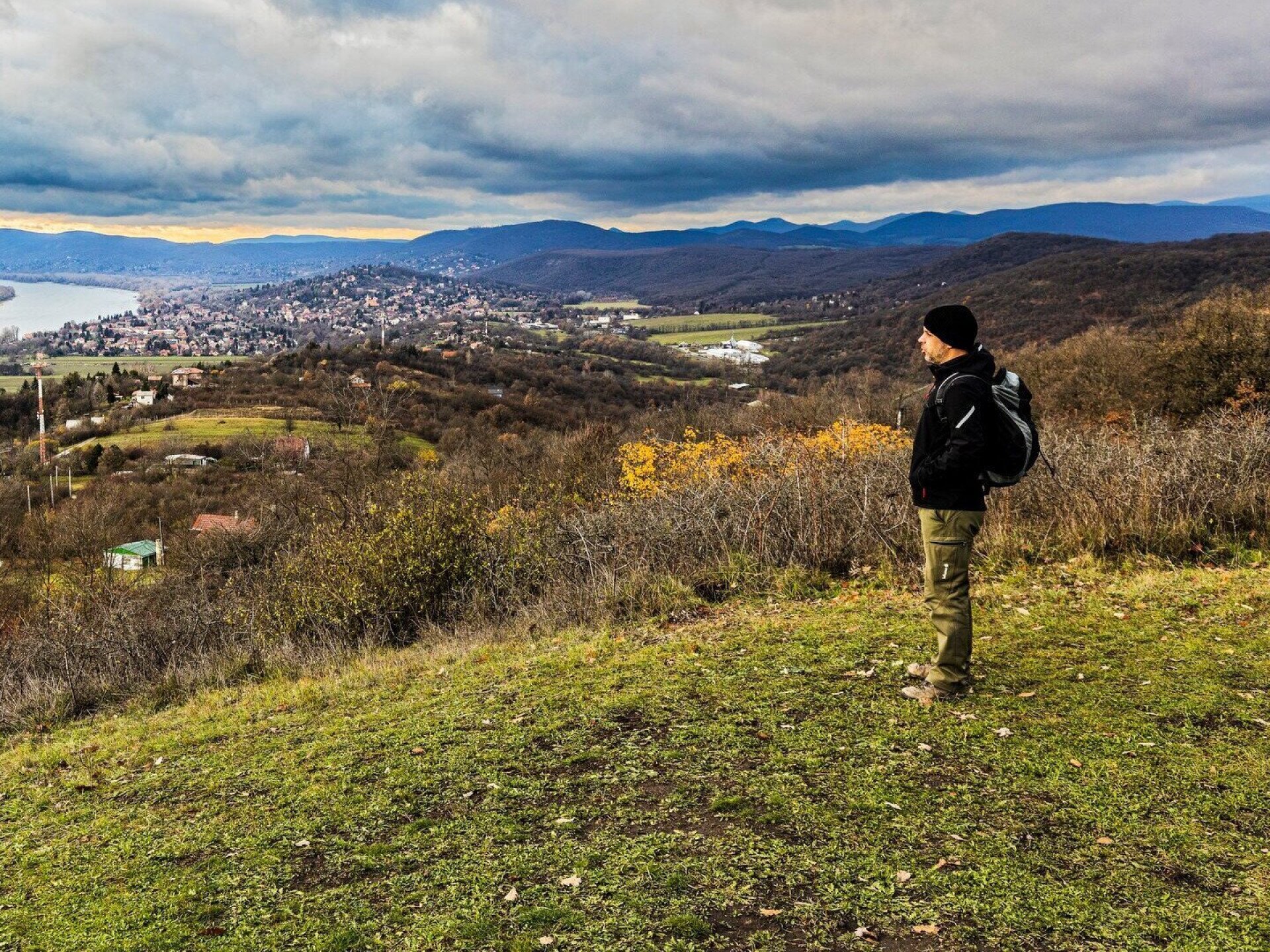 Piros vándorúton a Börzsönytől az Alföldig: a Pest Megyei Piros