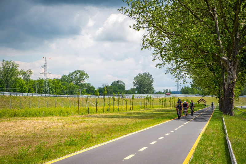  A Balaton bringakör a 71-es főút mellett