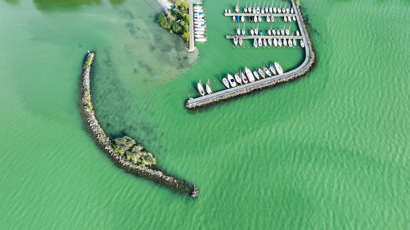 A Balaton egyik kikötője a magasból