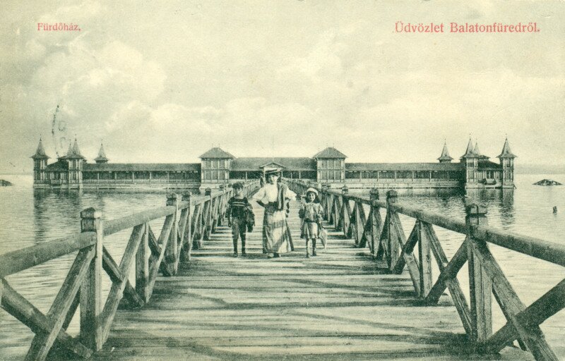 A hideg fürdő egykori épülete Balatonfüreden