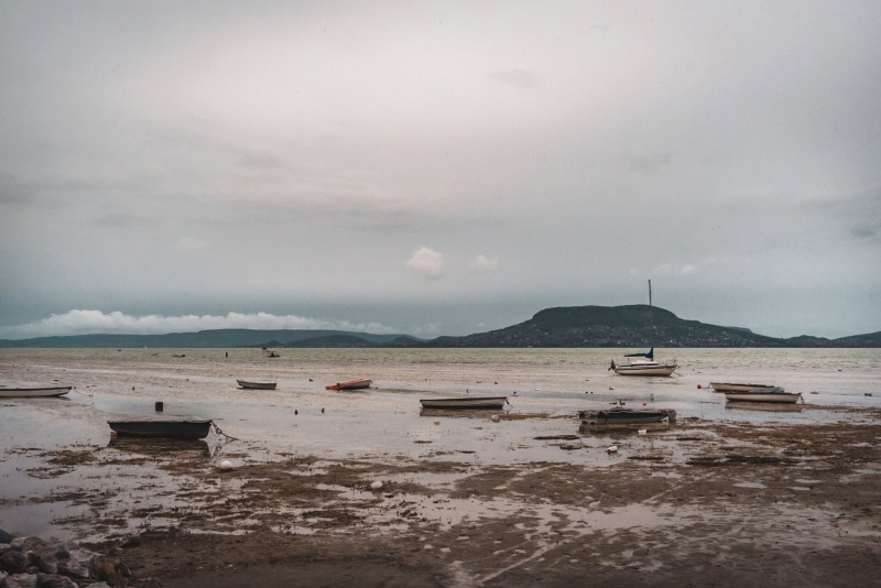 ​Alacsony vízállás a Balatonnál, 2025 őszén