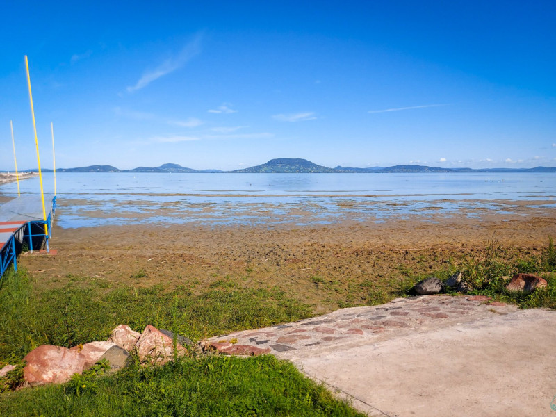 Alacsony vízszint a Balatonon