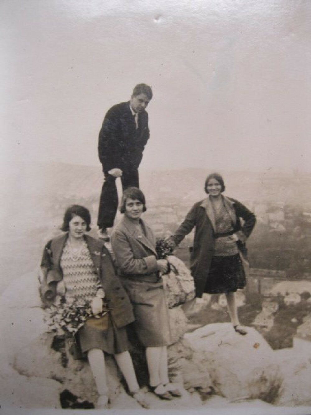 Anyám 1928-ban a Sas-hegyen 003