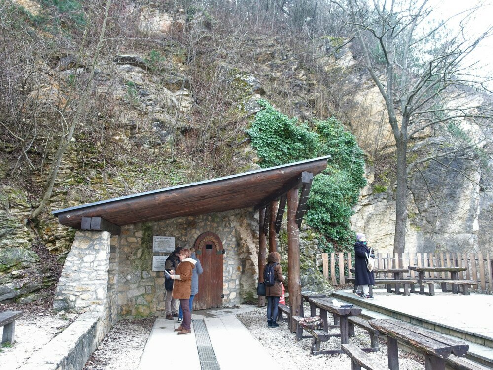 A Pál-völgyi-barlang bejárata
