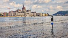 Árad a Duna, Budapesten a hétvége felé tetőzik