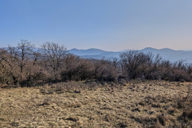  A Széles-hegy nagyobbik tisztásáról nyílik némi kilátás délkeleti irányba