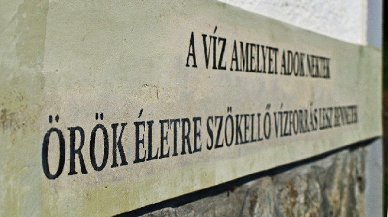 a_szentkut_felirata_.jpg