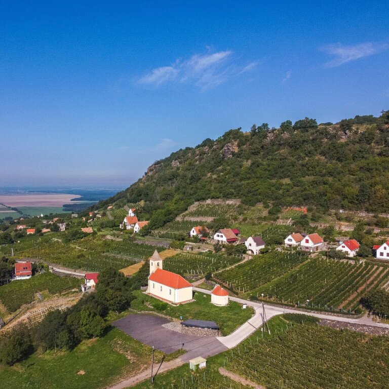 A Somló: egy hegy, ami több, mint egy hegy