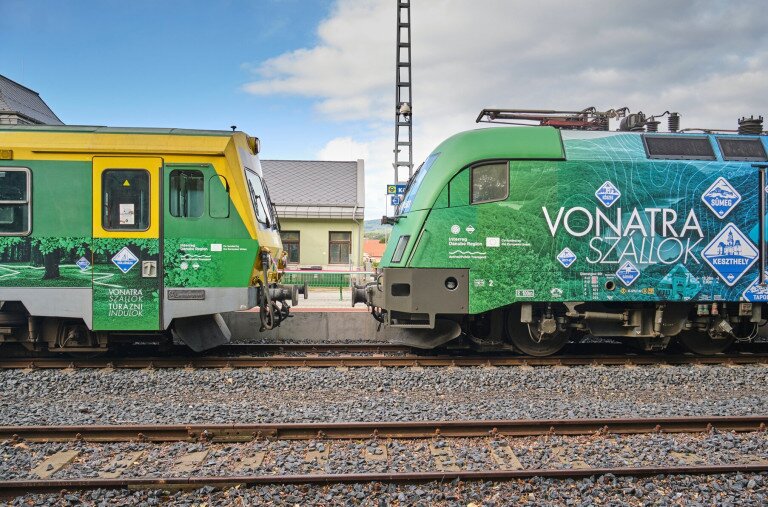 Vonatra szállok – túrázni indulok