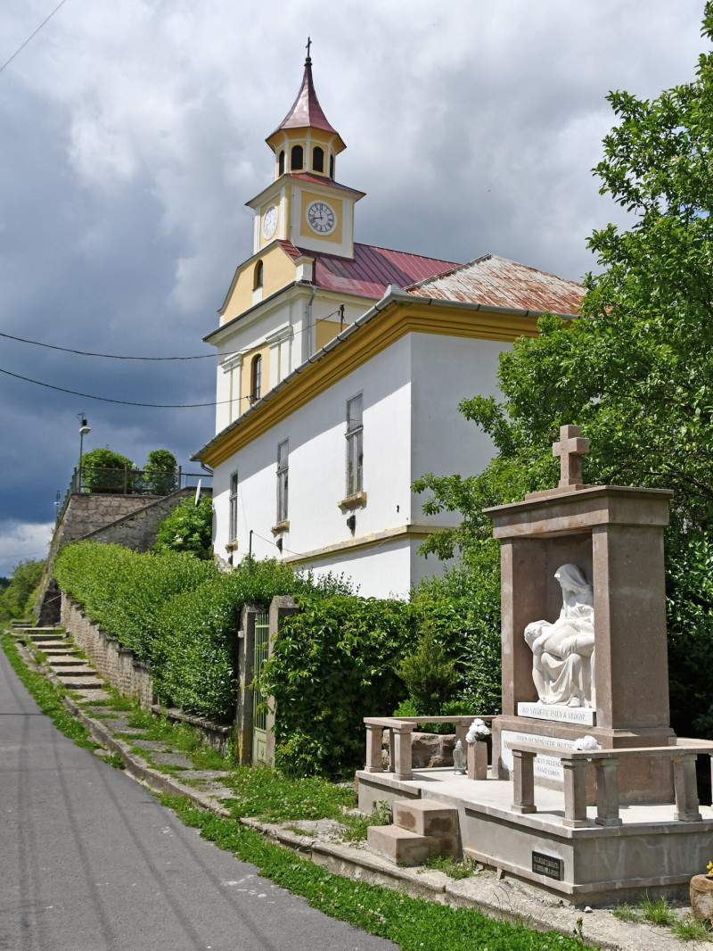 Balaton,_Pietà-szobor_2024_01