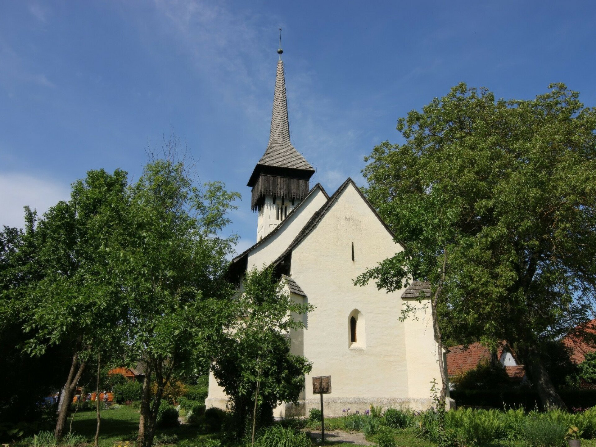 Jártál már a mosolygó szentek templomában?
