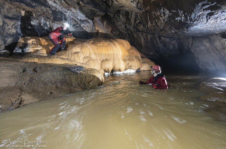 Így árasztotta el a víz a Baradla-barlangot