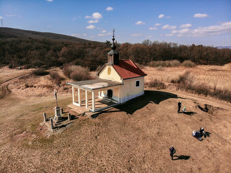 DJI_0203_Szent Anna-kápolna a Sár-hegyen_FOTO-MTSZ