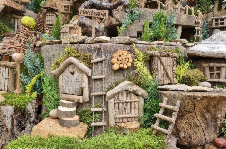 Ha van képed az ép Manófalváról, küldd el az alkotónak!