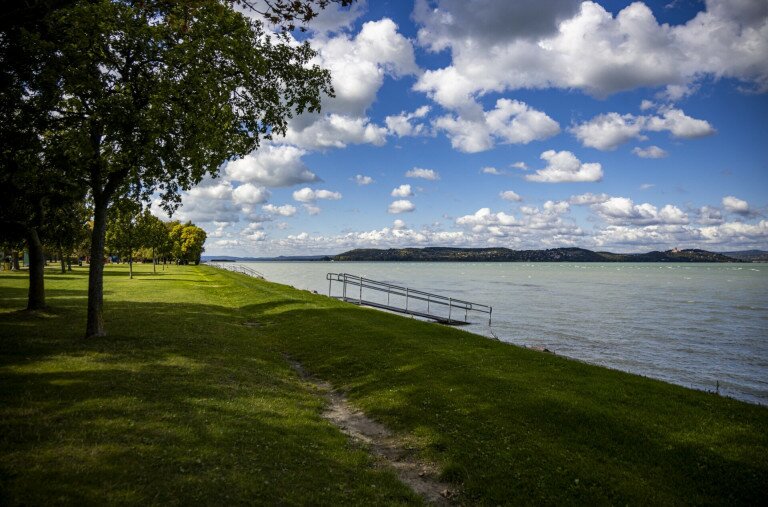 Csak kevesen tudnak a Balaton egyik legnagyobb veszélyéről