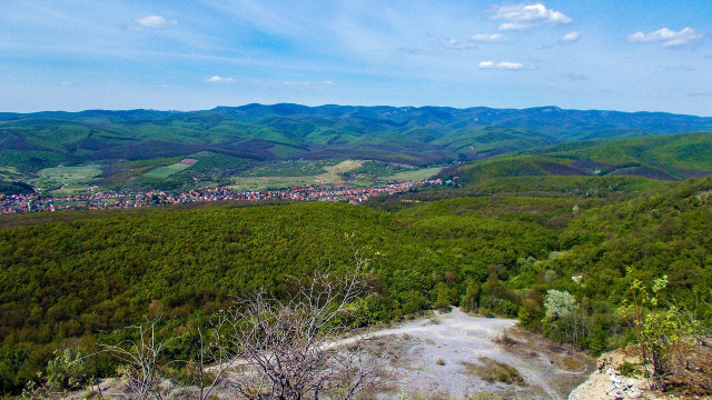 Elfeledett várak, pazar panorámák alig negyedórára Egertől