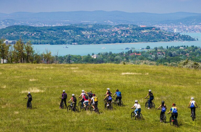 Túl a bringakörön – Kerékpáros kalandozások a Balaton környékén