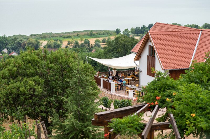 Folly_panoráma_terasz