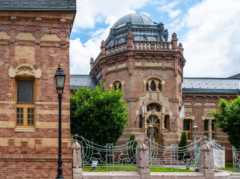 FRA_szekesfehervar szecesszios arpadfurdo