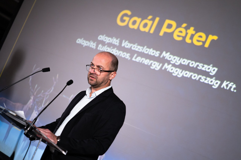 Gaál Péter, a Varázslatos Magyarország alapítója és tulajdonosa mond köszöntőbeszédet