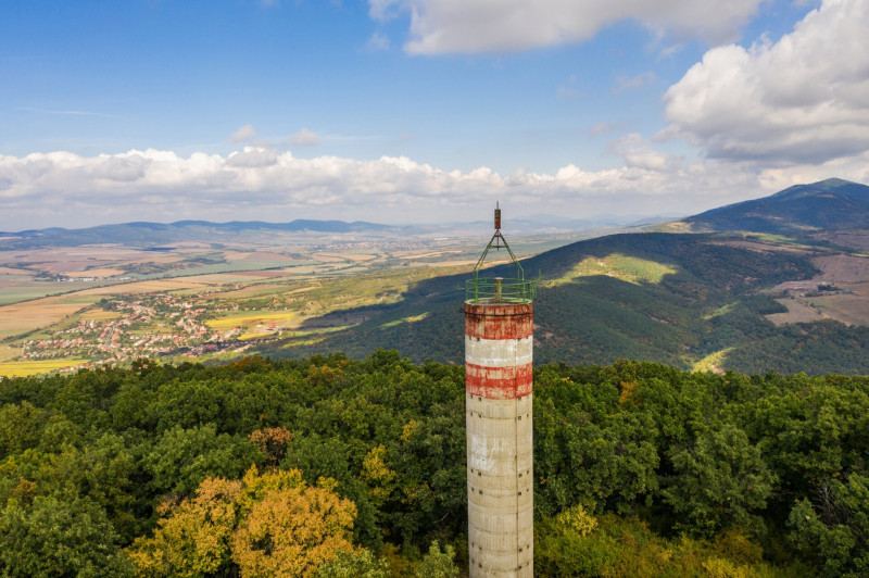 Geodéziai torony a Nagy-Hársas hegyen