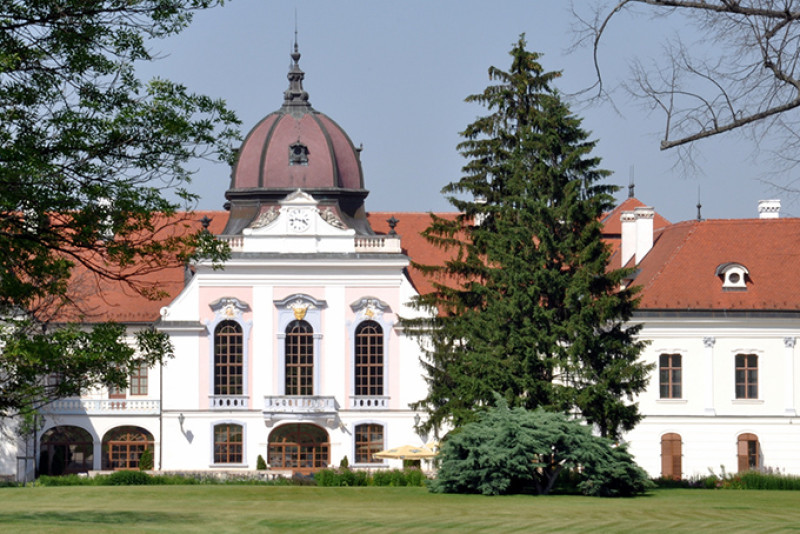 godolloi_kiralyi_kastely_02.jpg